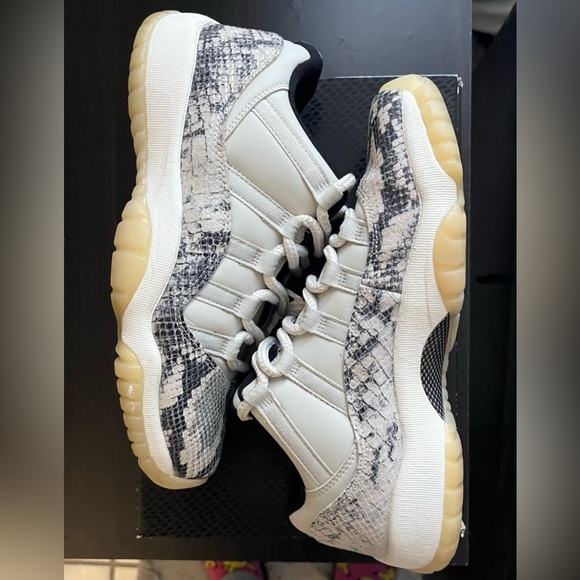 Jordan 11 Retro Low (GS) Snake Light Bone - Picture 7 of 8